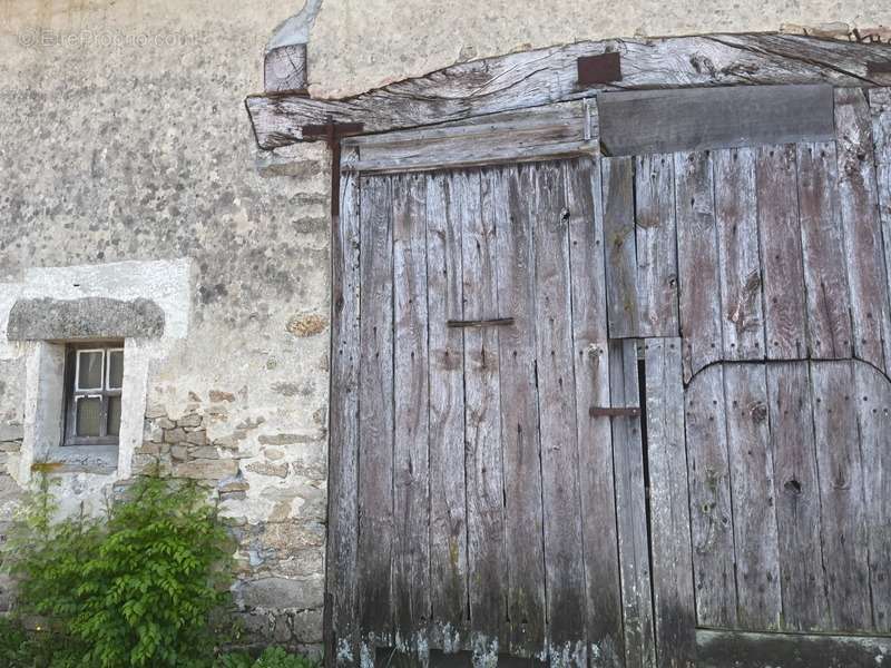 Maison à DOMPIERRE-LES-EGLISES