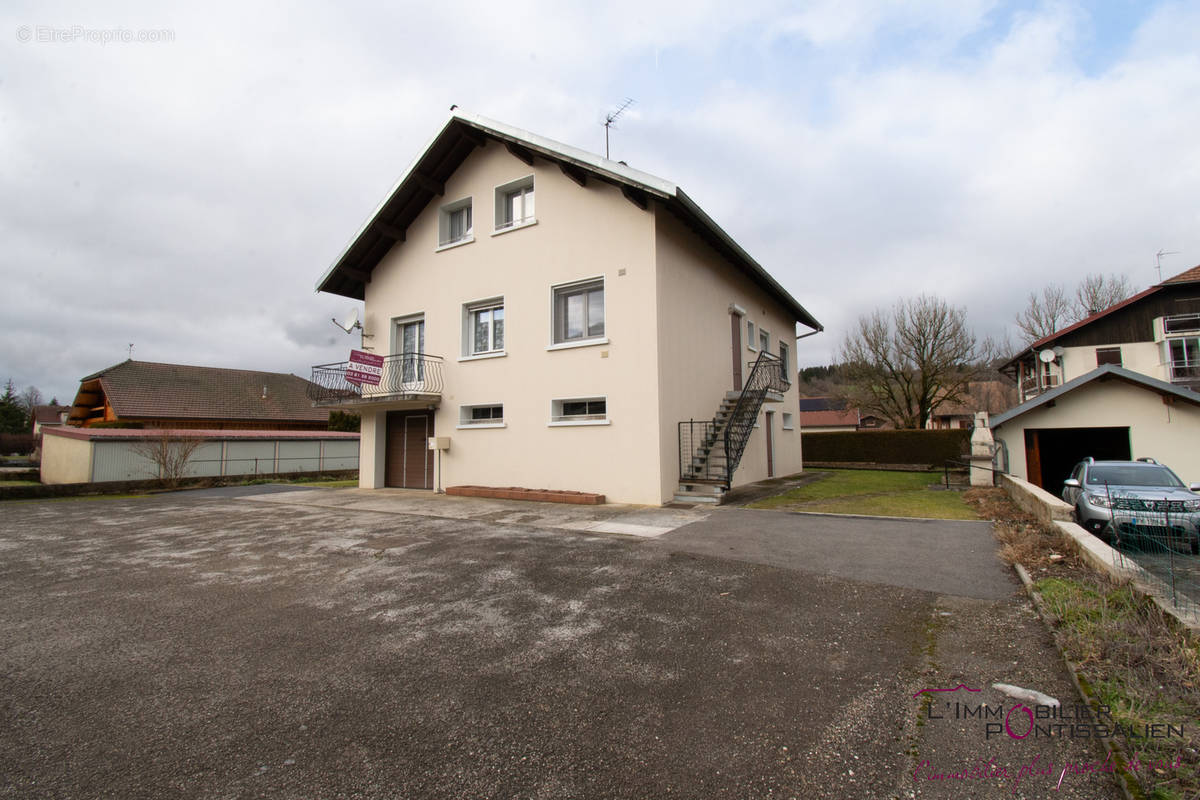 Maison à ROCHEJEAN