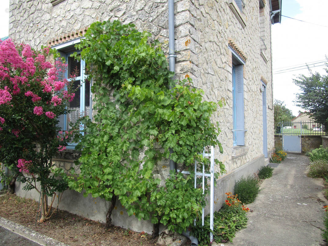 Maison à LE PECHEREAU