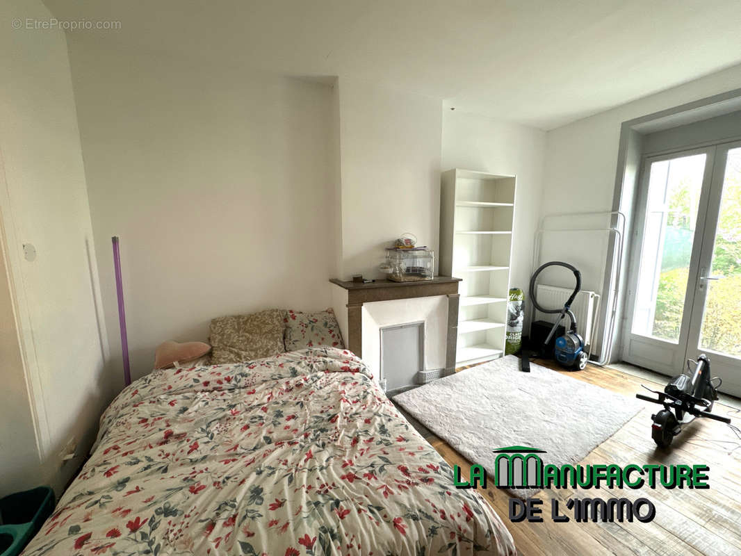 Appartement à UNIEUX