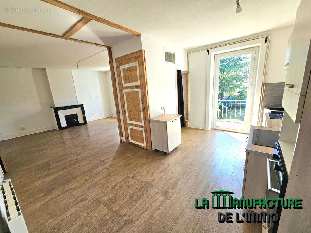 Appartement à UNIEUX