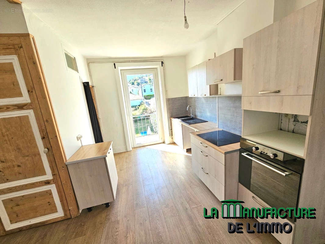 Appartement à UNIEUX