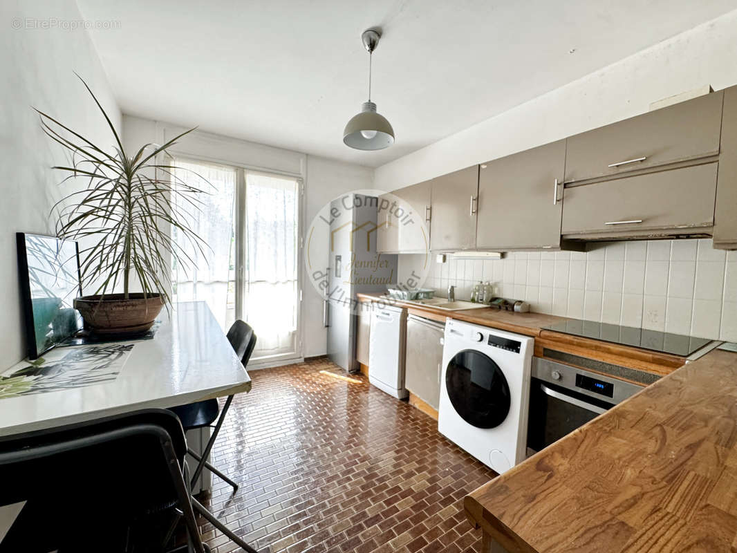 Appartement à MARSEILLE-9E