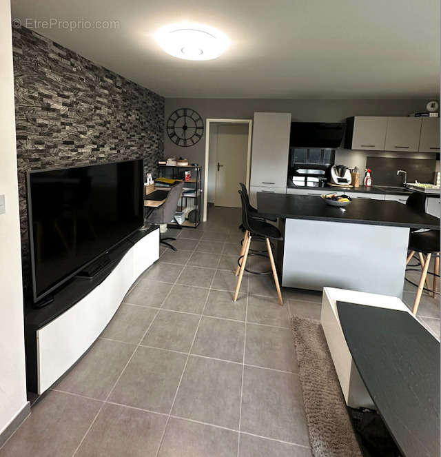 Appartement à CRANVES-SALES