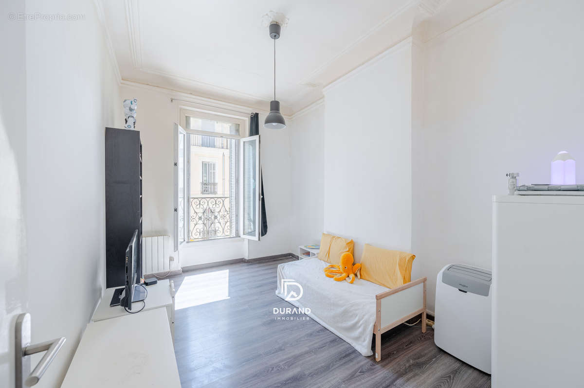 Appartement à MARSEILLE-2E