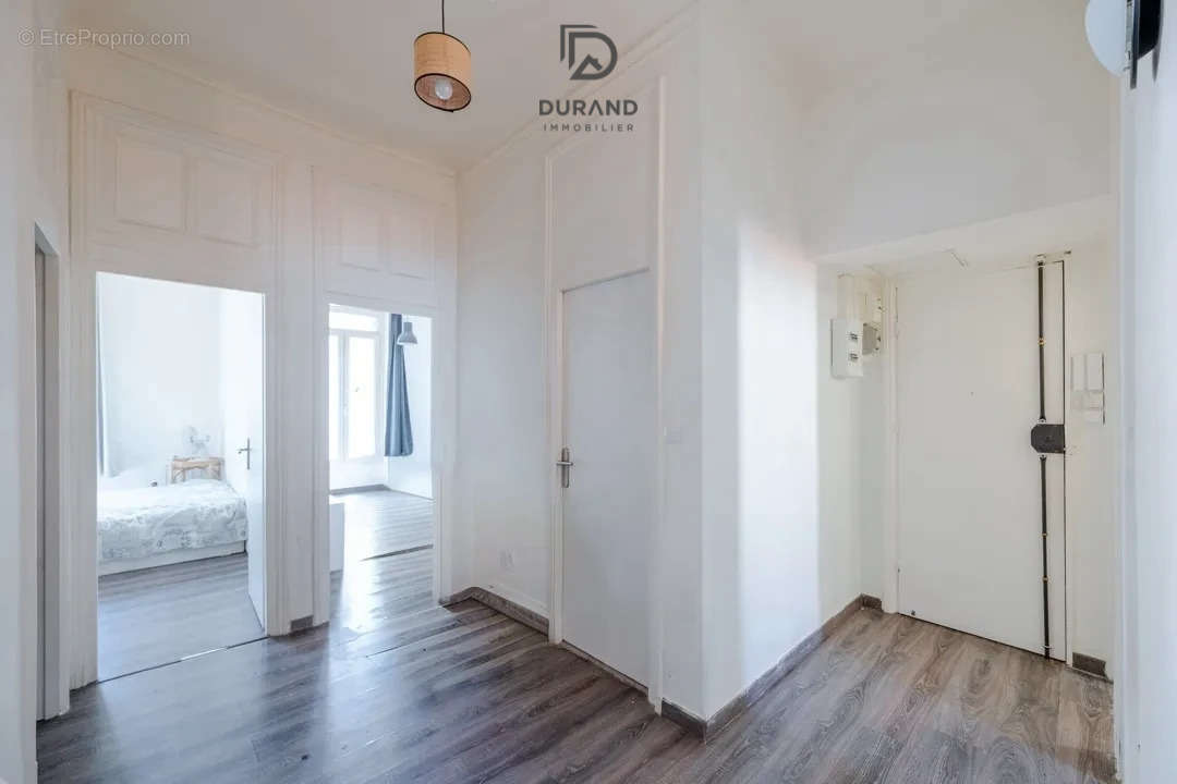 Appartement à MARSEILLE-2E