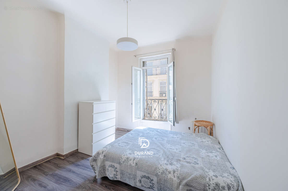 Appartement à MARSEILLE-2E