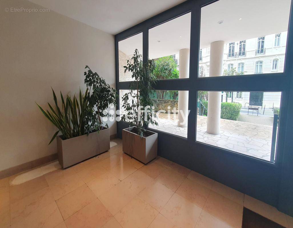 Appartement à COURBEVOIE