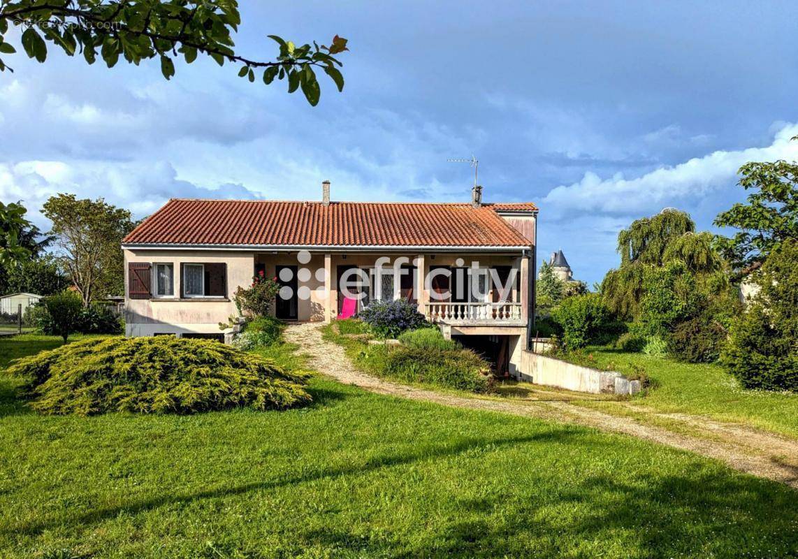 Maison à VERTEUIL-SUR-CHARENTE