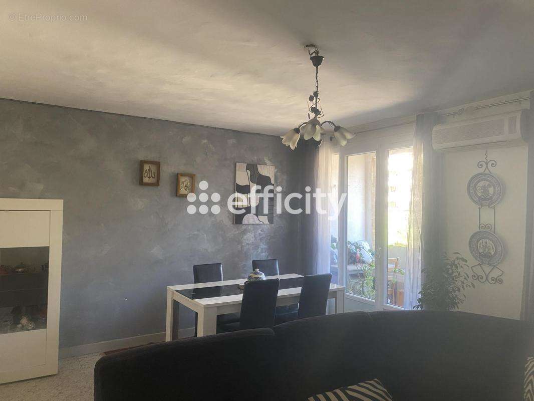 Appartement à MARSEILLE-10E