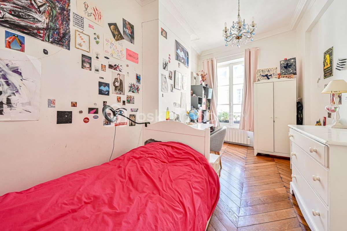 Appartement à PARIS-1E