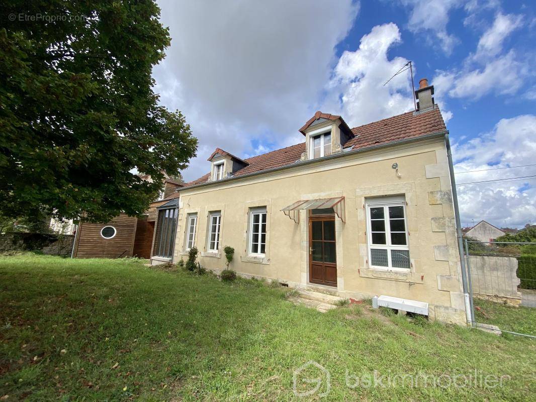 Maison à COULANGES-LES-NEVERS