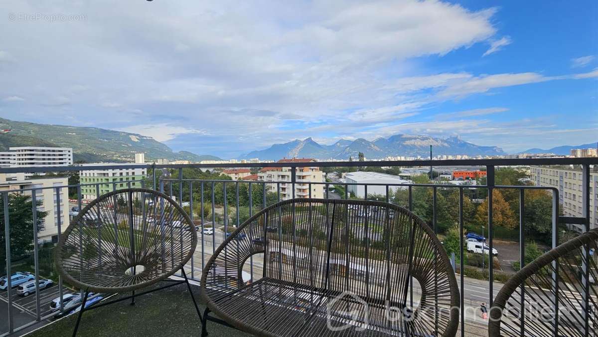 Appartement à LE PONT-DE-CLAIX