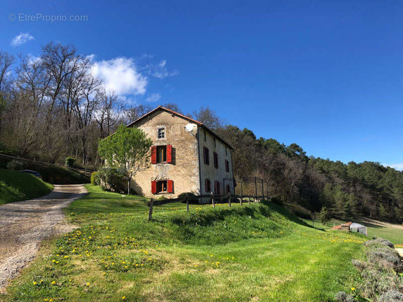 Maison à MONTREM