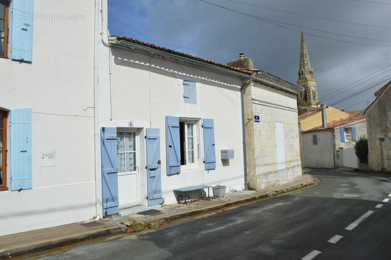 Maison à MORTAGNE-SUR-GIRONDE