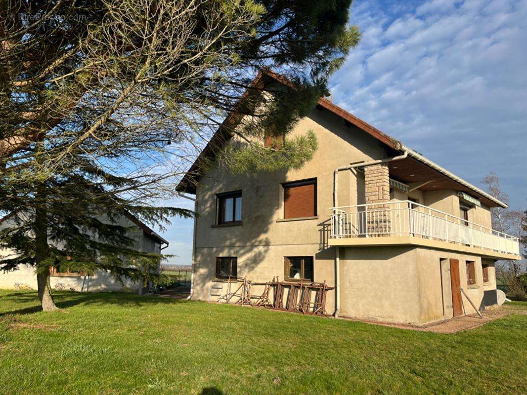 Maison à FARGES-LES-CHALON