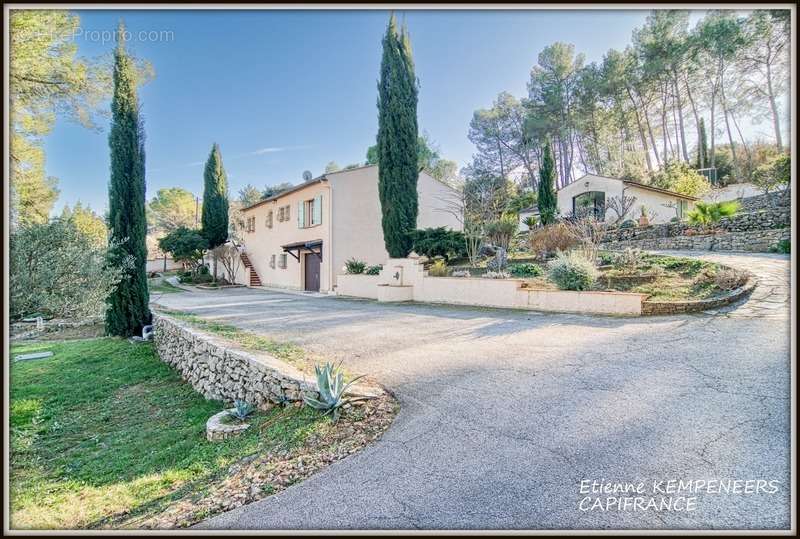 Maison à LORGUES