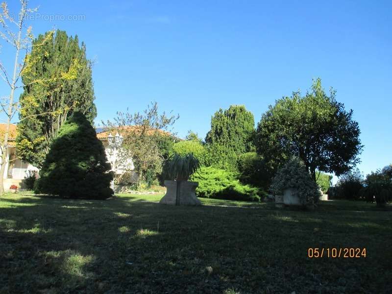 Maison à LA TOUR-DU-CRIEU