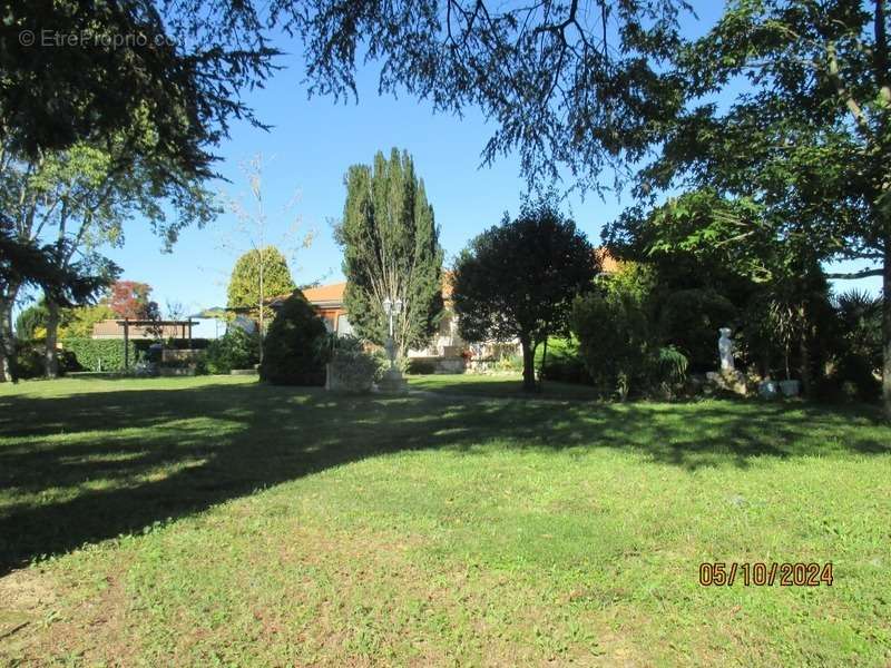 Maison à LA TOUR-DU-CRIEU