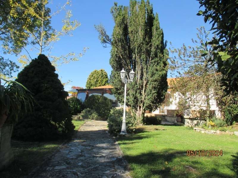 Maison à LA TOUR-DU-CRIEU