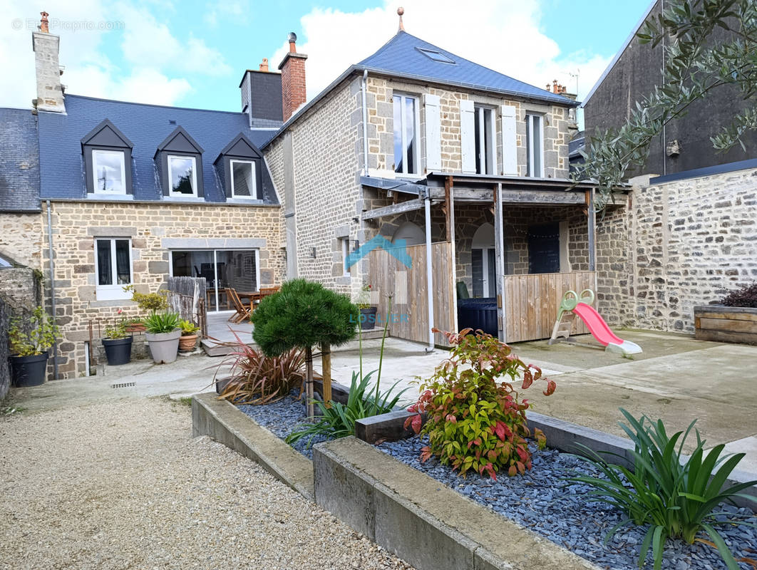 Maison à VILLEDIEU-LES-POELES