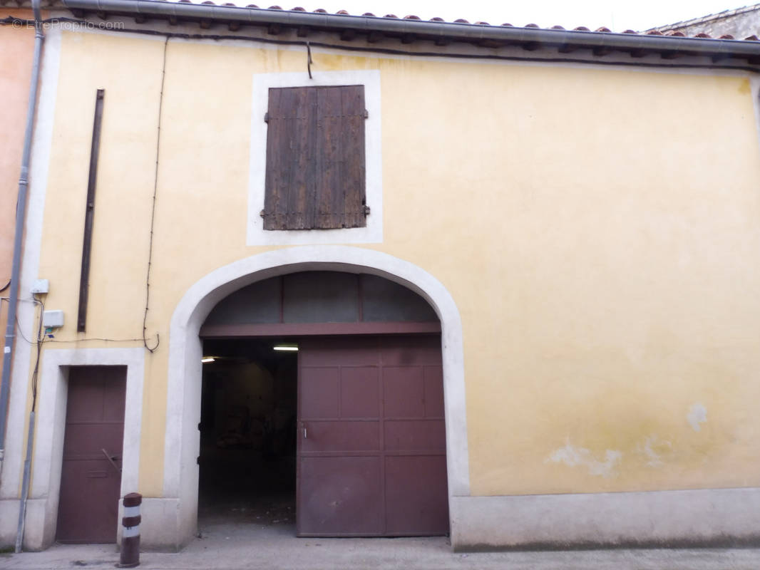 Parking à LUNEL