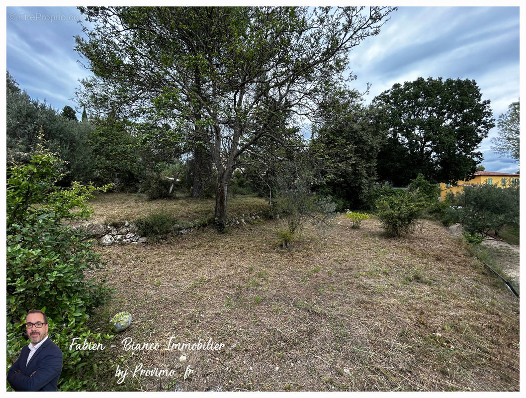 Terrain à DRAGUIGNAN