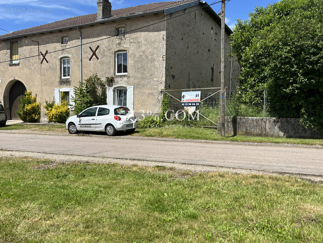 Maison à GIRCOURT-LES-VIEVILLE