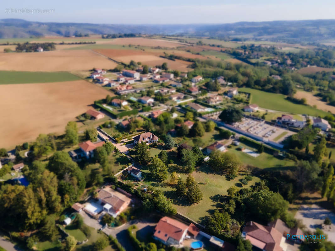 Terrain à CHONAS-L&#039;AMBALLAN