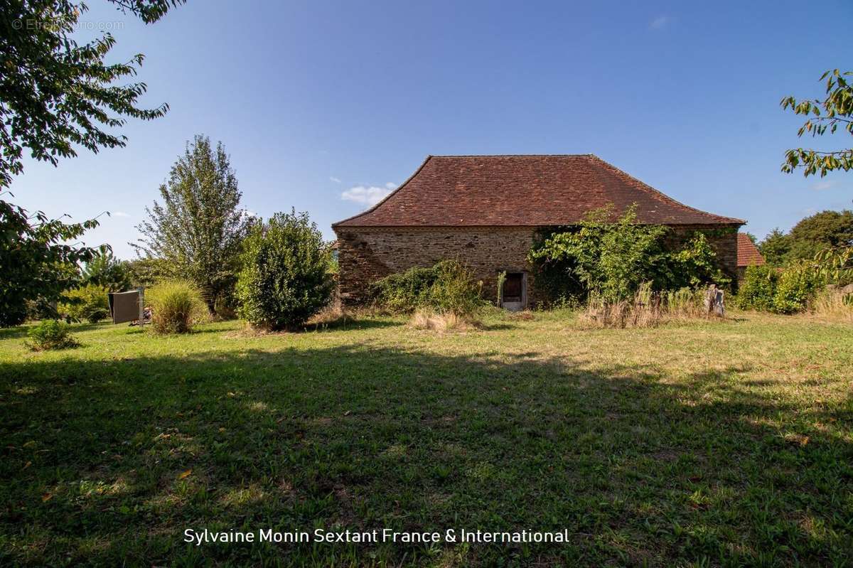 Maison à LANOUAILLE