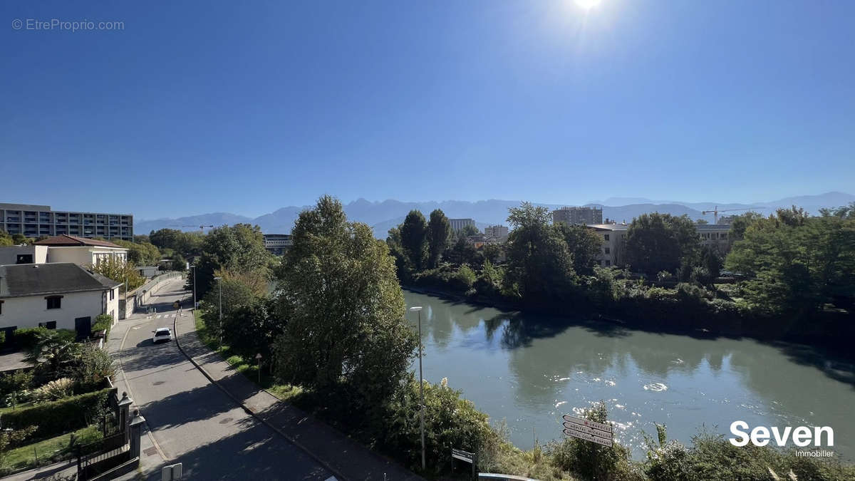 Appartement à LA TRONCHE