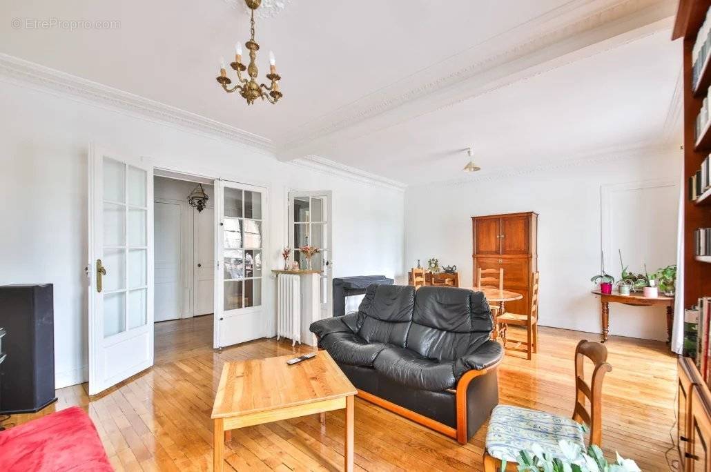 Appartement à PARIS-15E