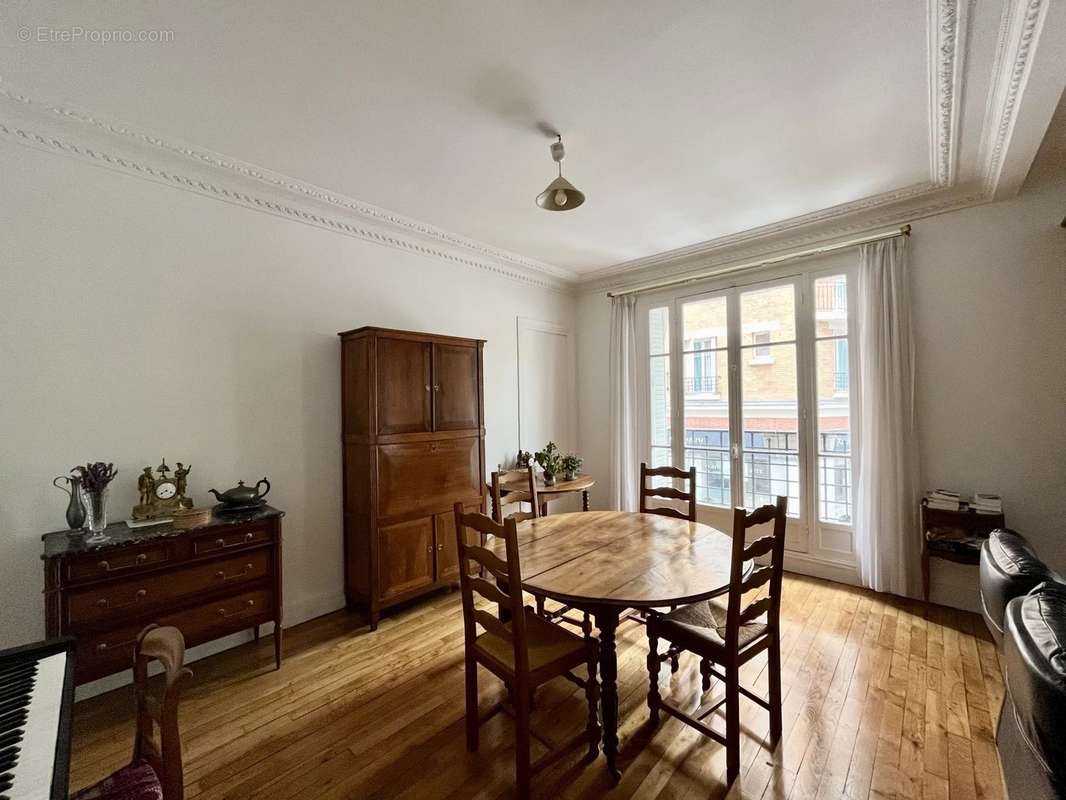 Appartement à PARIS-15E