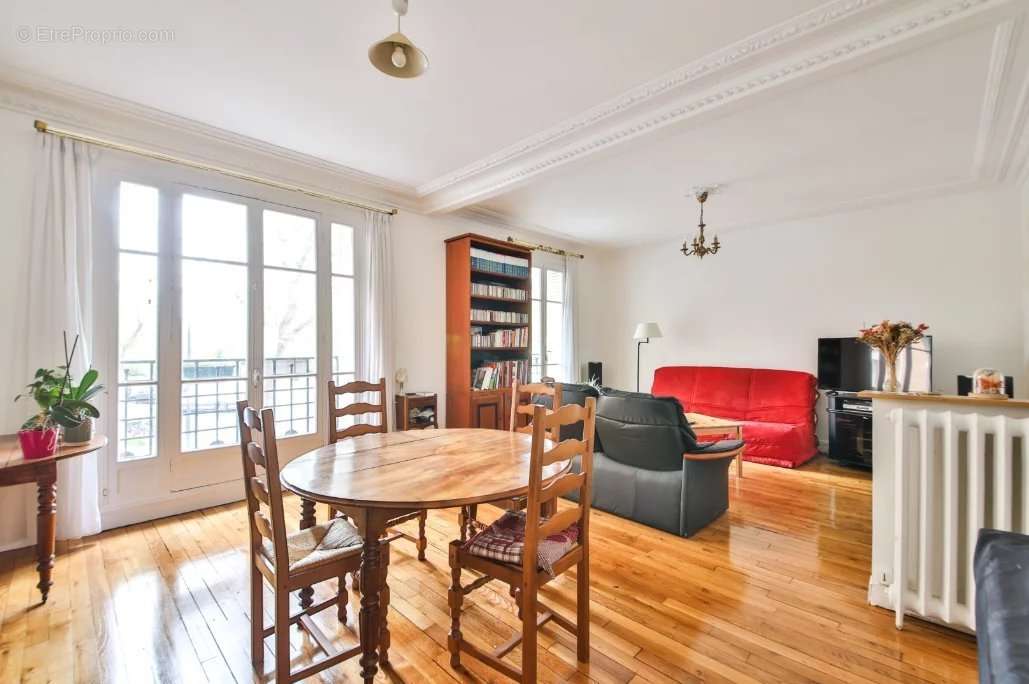 Appartement à PARIS-15E