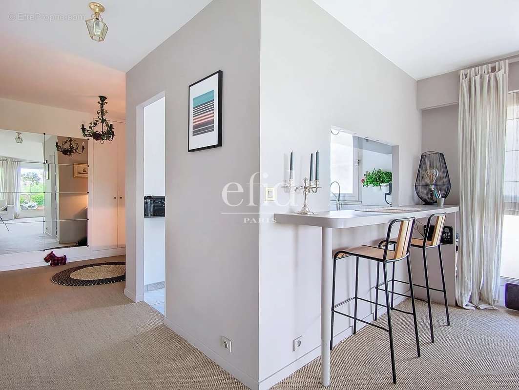 Appartement à NEUILLY-SUR-SEINE