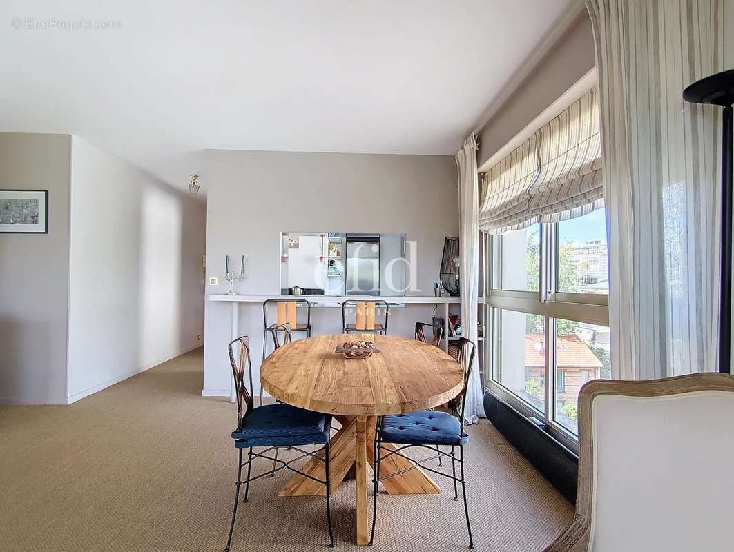 Appartement à NEUILLY-SUR-SEINE