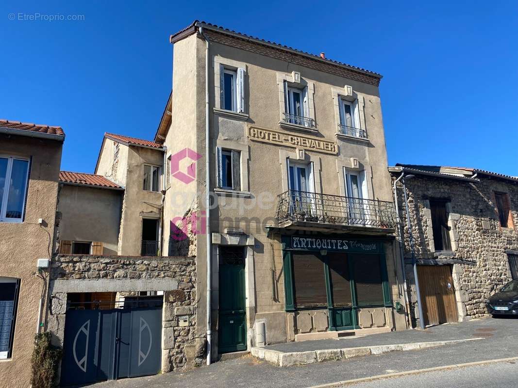 Maison à CRAPONNE-SUR-ARZON