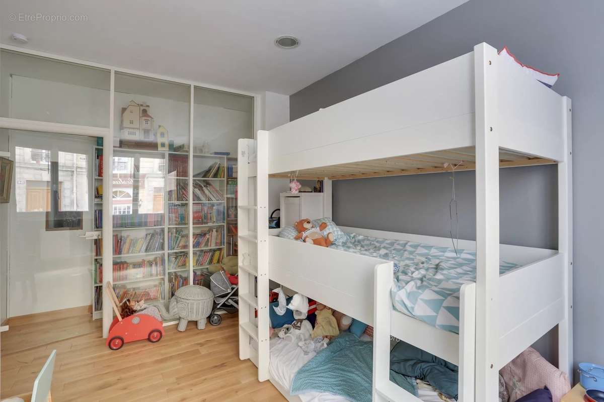 Appartement à PARIS-20E