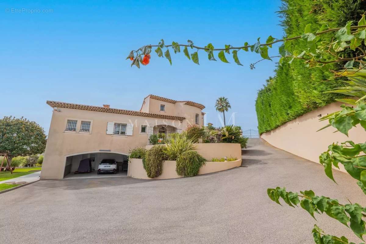 Maison à CAGNES-SUR-MER