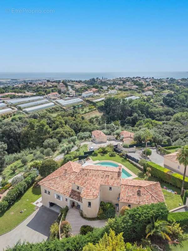 Maison à CAGNES-SUR-MER