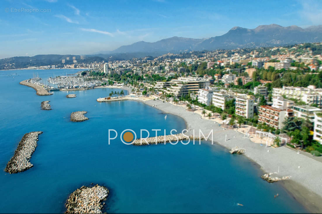 Appartement à SAINT-LAURENT-DU-VAR