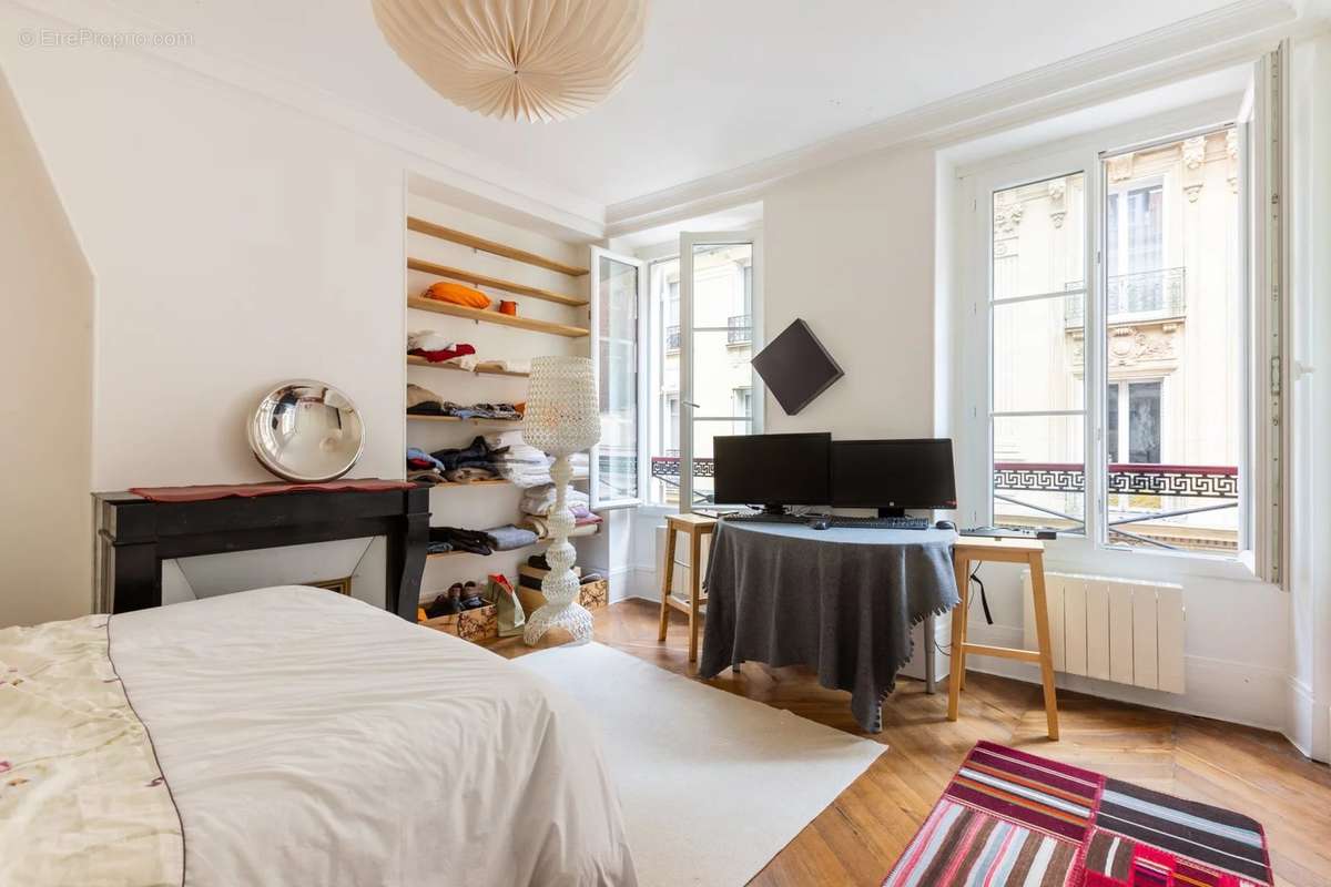 Appartement à PARIS-17E