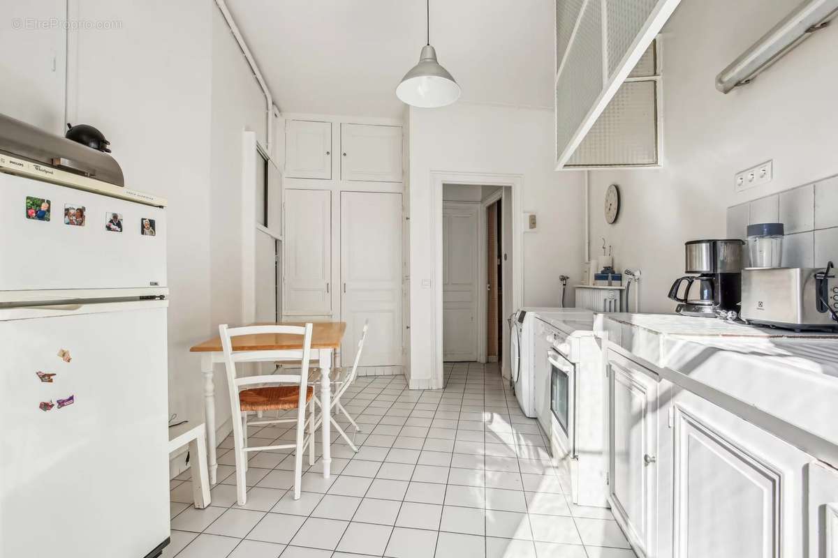 Appartement à NEUILLY-SUR-SEINE