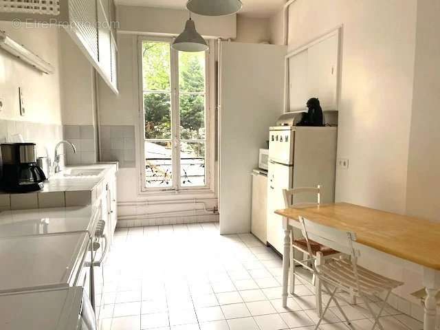 Appartement à NEUILLY-SUR-SEINE