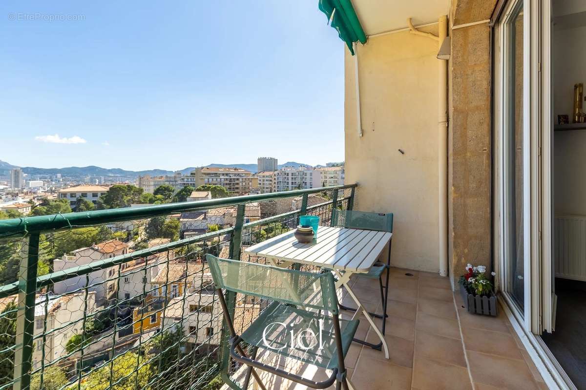 Appartement à MARSEILLE-6E