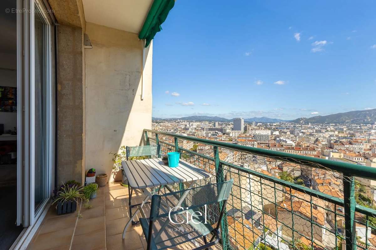 Appartement à MARSEILLE-6E