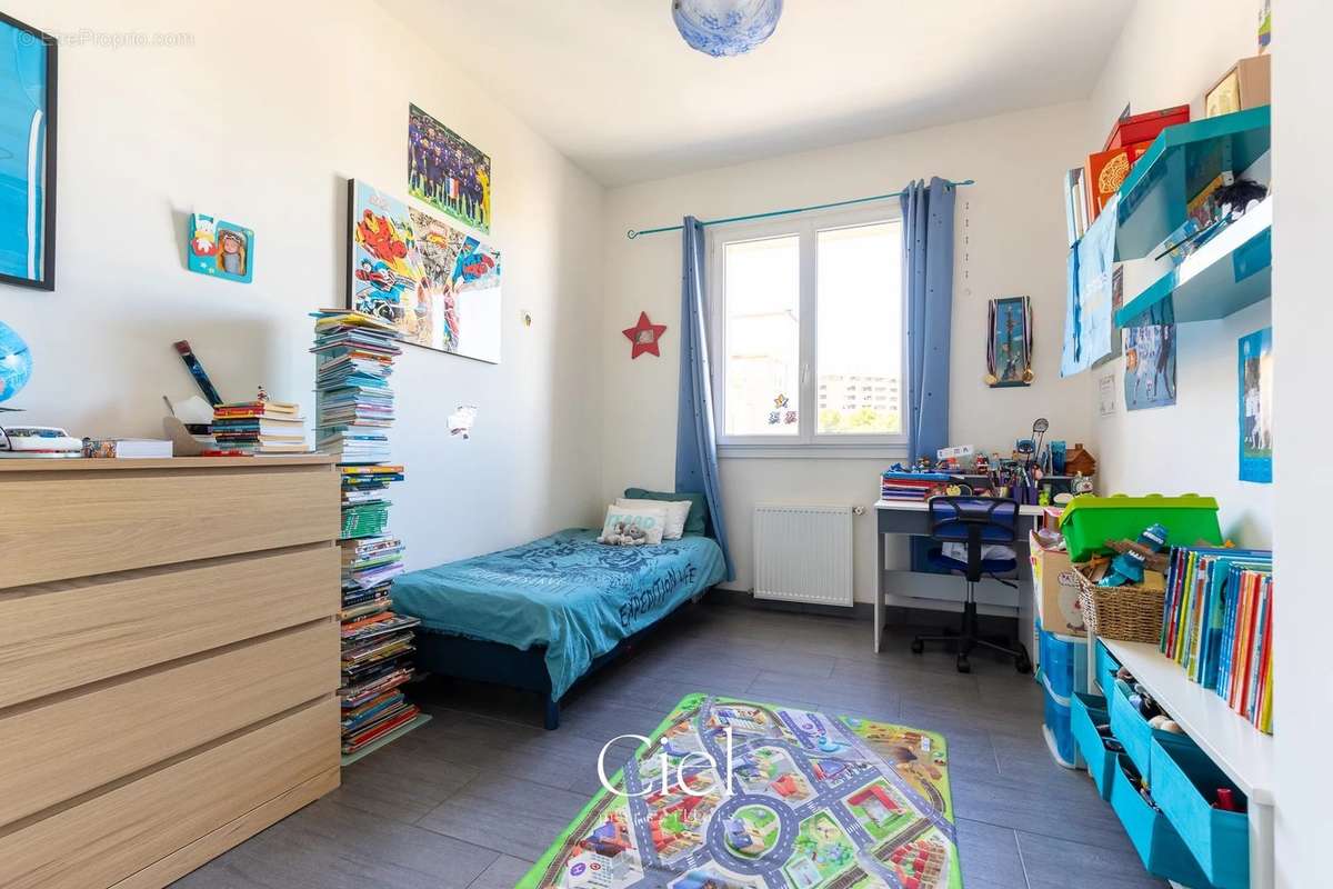 Appartement à MARSEILLE-6E