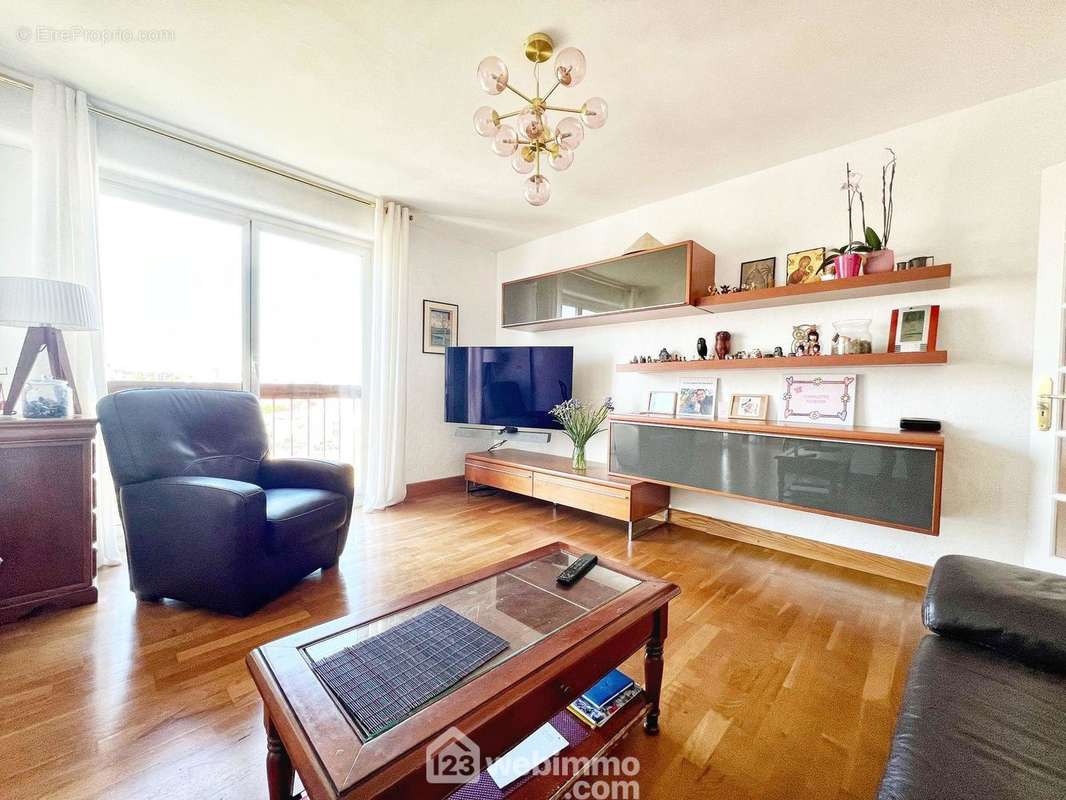 Salon - Appartement à MONTROUGE