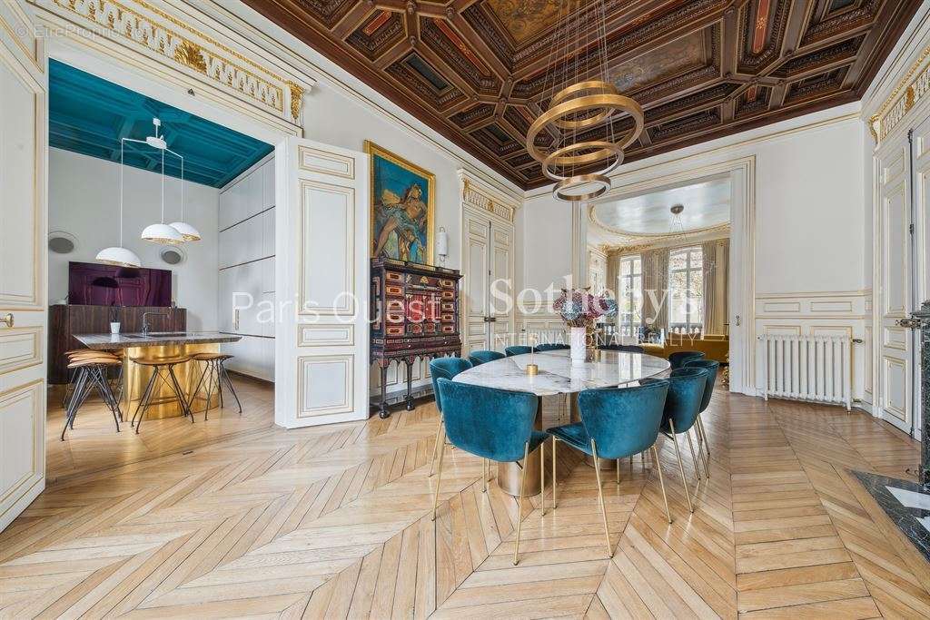 Appartement à PARIS-7E