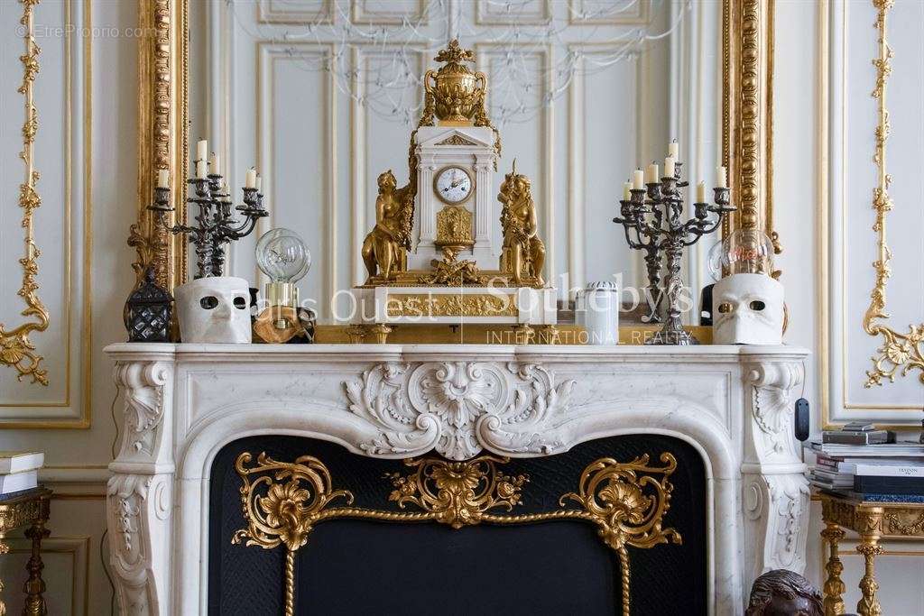 Appartement à PARIS-7E